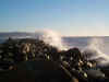 waves_12-16d-00_on-breakwater_at_Morro-Rock.jpg (84226 bytes)