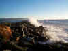 waves_12-16j-00_on-breakwater_at_Morro-Rock.jpg (102980 bytes)